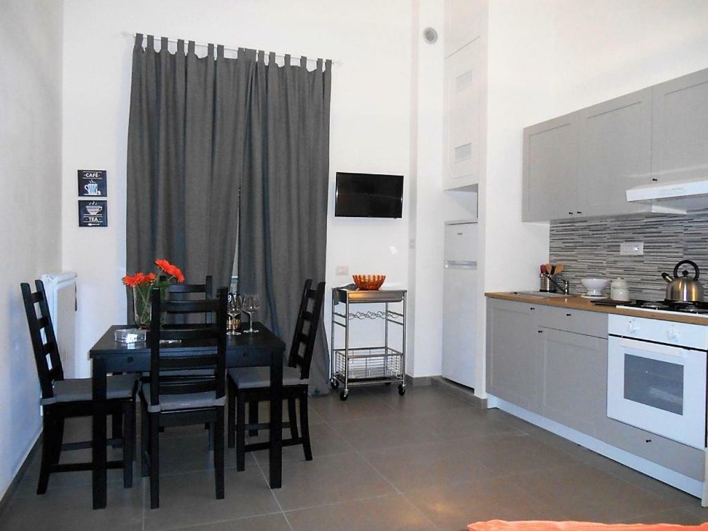 Casa Vacanza "Al Vicolo Delle Colonne" Salerno Dış mekan fotoğraf