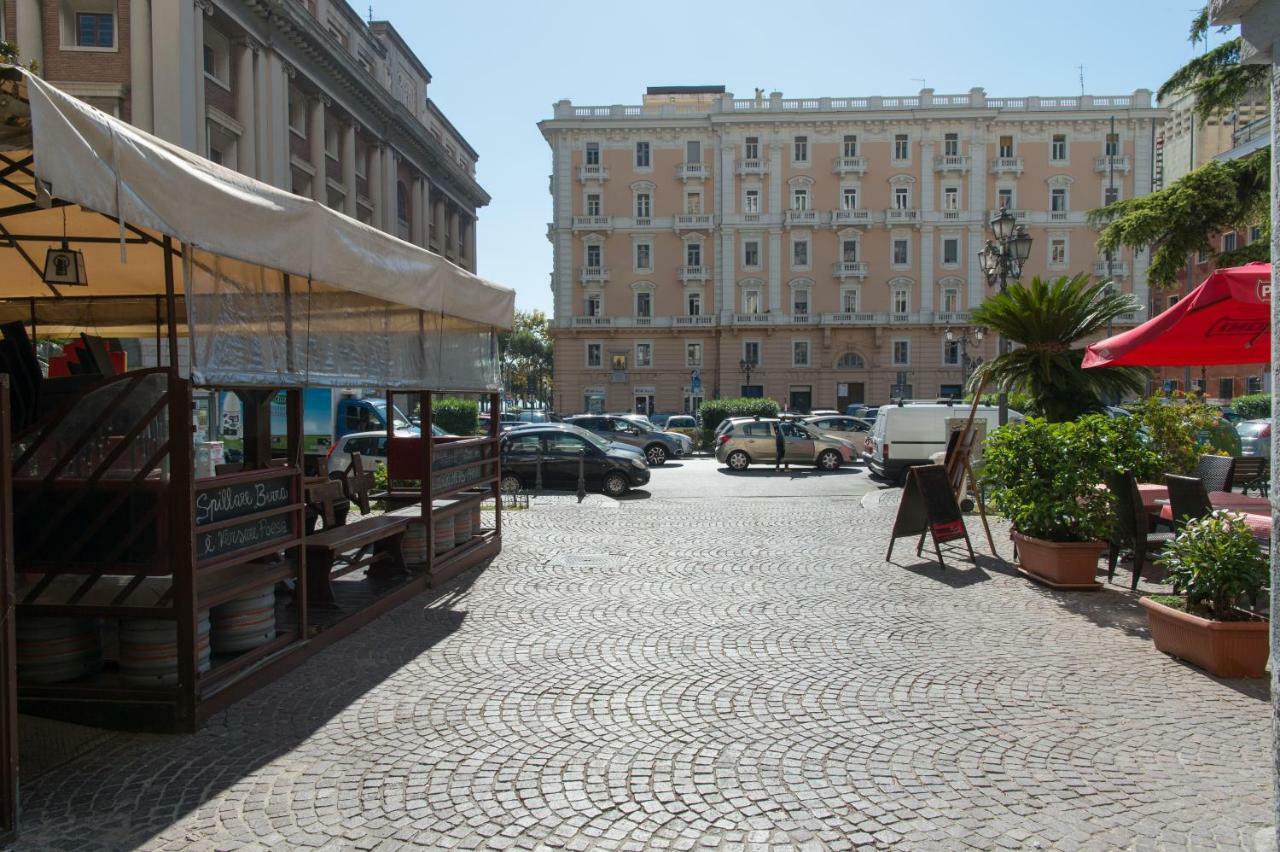 Casa Vacanza "Al Vicolo Delle Colonne" Salerno Dış mekan fotoğraf