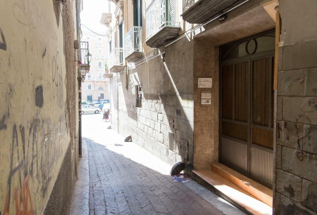 Casa Vacanza "Al Vicolo Delle Colonne" Salerno Dış mekan fotoğraf
