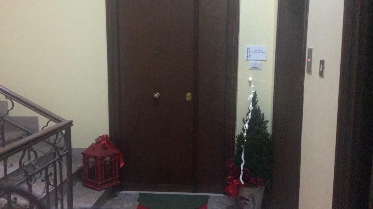 Casa Vacanza "Al Vicolo Delle Colonne" Salerno Dış mekan fotoğraf